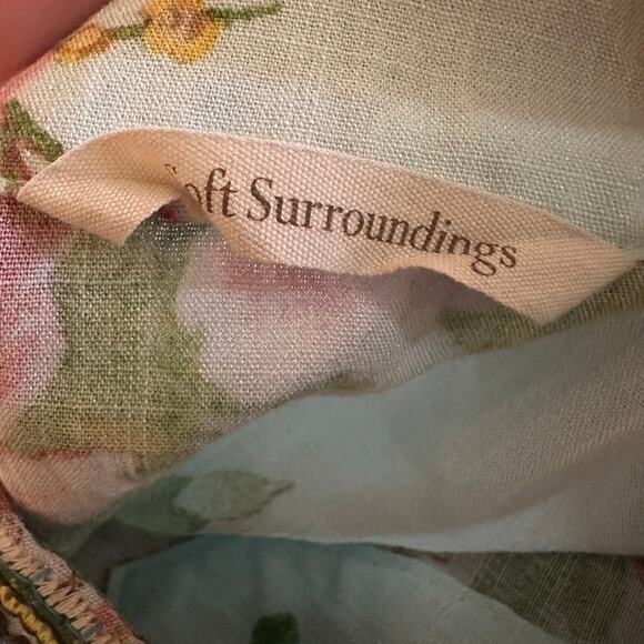 Soft Surroundings Merielle Floral Embroidered Tunic, Size Petite Medium - Picture 7 of 8